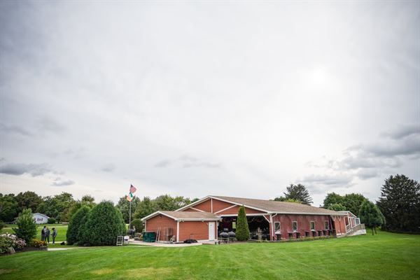 Red Barn Events at Twin Lakes Country Club