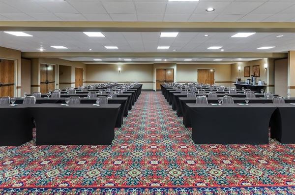 Holiday Inn Hotel & Suites Springfield