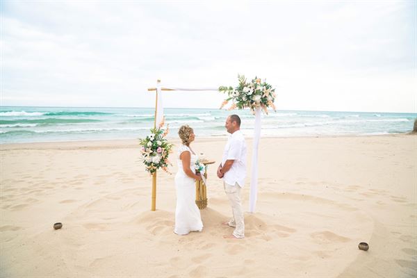 My Barefoot Wedding