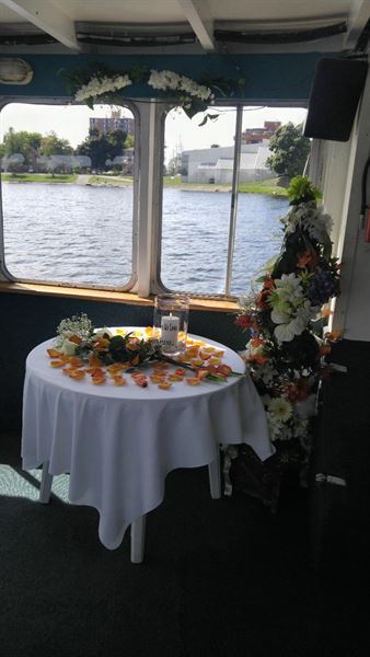 Liftlock & The River Boat Cruises