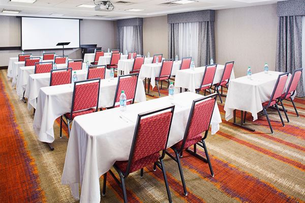 Hampton Inn & Suites Lansing West