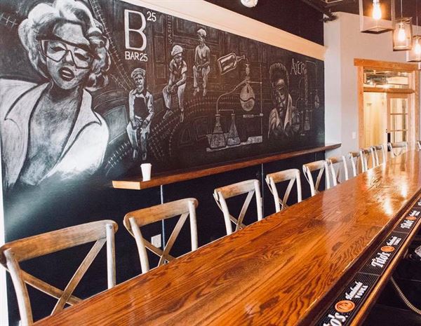 Bar 25