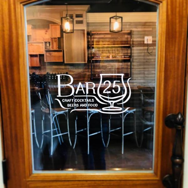 Bar 25