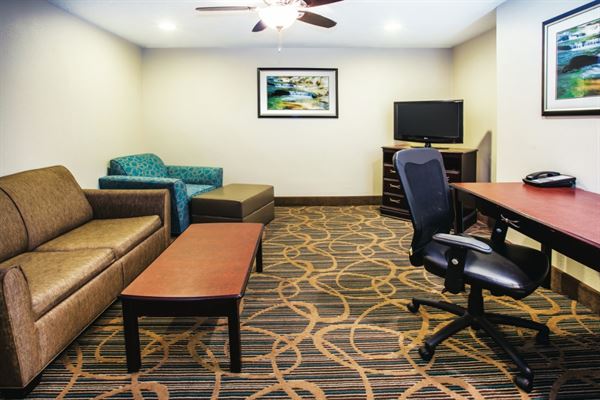 La Quinta Inn & Suites