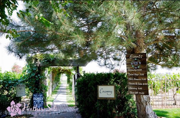 Sandstone Vineyards Wedding & Event Center