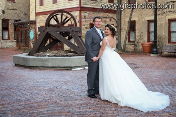 Chicago Wedding Engagement Photographer - Gia Photos