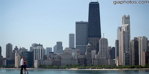 Chicago Wedding Engagement Photographer - Gia Photos
