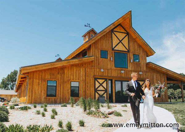 Meadow Barn at Country Orchards