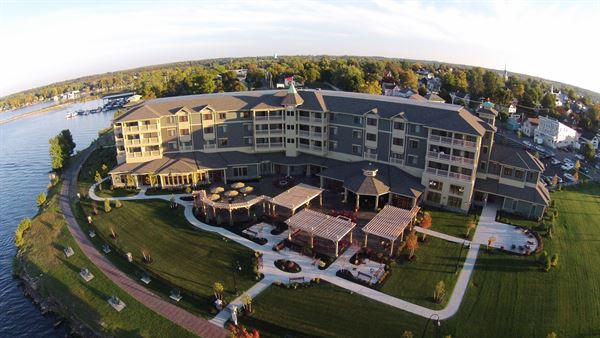1000 Island Harbor Hotel