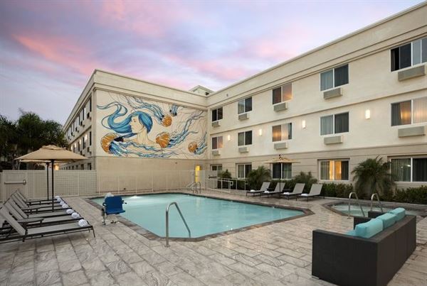 The Redondo Beach Hotel