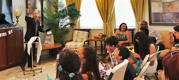 Magician Cesar Domico