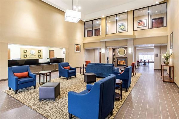 Comfort Inn & Suites IAH Bush Airport- East