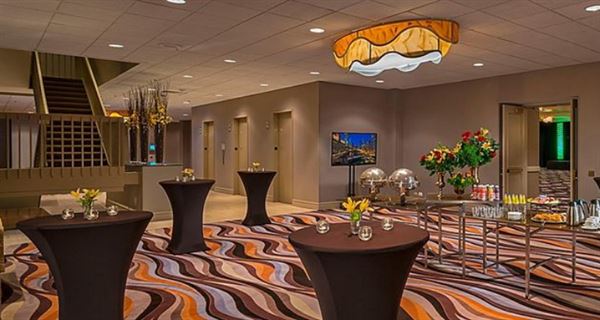 Holiday Inn Chicago-Mart Plaza River North