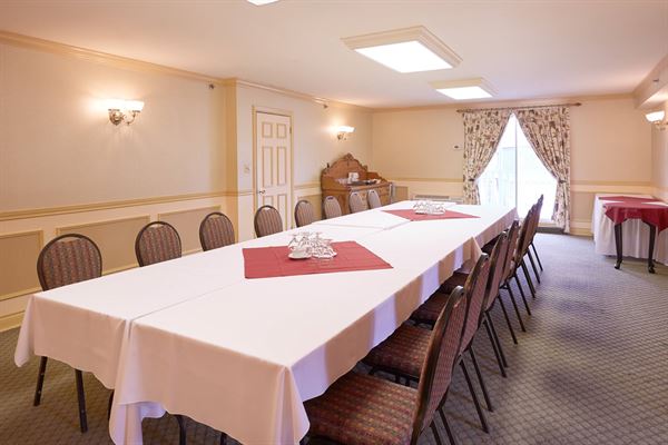 Inn On The Lake, An Ascend Hotel Collection Member