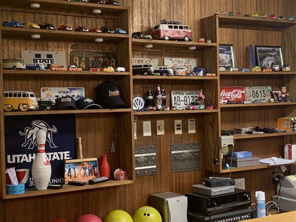 Pop'N Pins Lanes & Island Bowl Grill