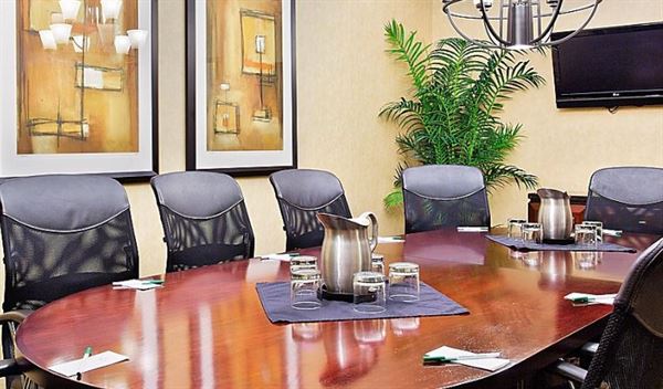 Holiday Inn Dallas Market Center