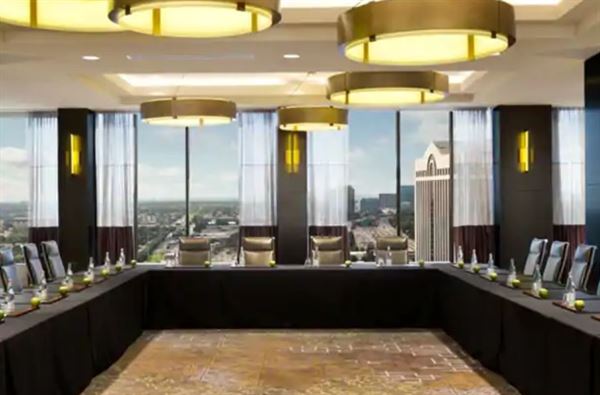 DoubleTree by Hilton Hotel Dallas - Campbell Centre