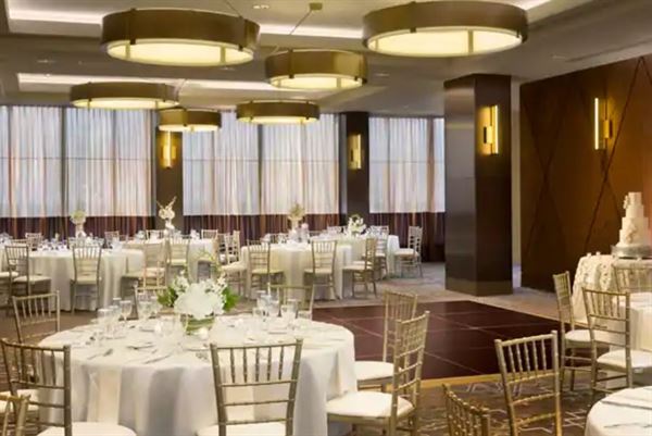 DoubleTree by Hilton Hotel Dallas - Campbell Centre