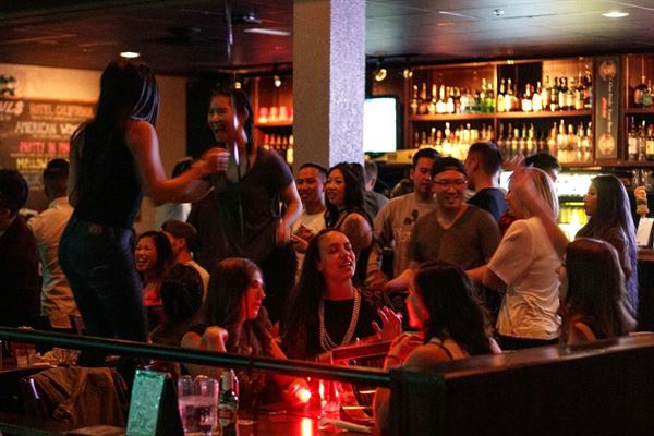 Aussie Rules Piano Bar