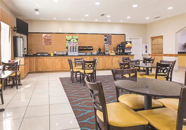 La Quinta Inn & Suites Alvarado