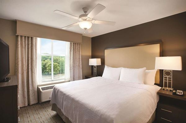 Homewood Suites by Hilton