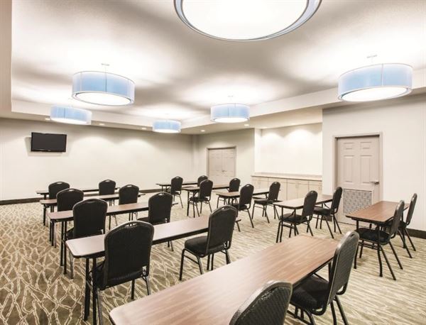 La Quinta Inn & Suites Mansfield