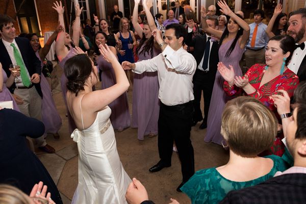 Digital Music & Entertainment DJ/Photo Booth Services