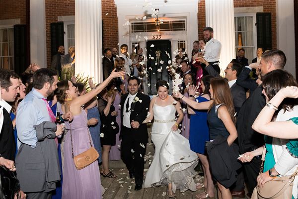 Digital Music & Entertainment DJ/Photo Booth Services