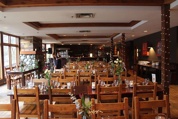 Howe Sound Inn & Brewing Company Squamish