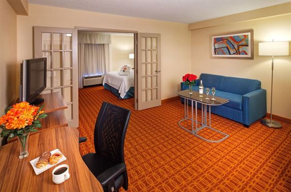 Fairfield Inn & Suites by Marriott Toronto Airport