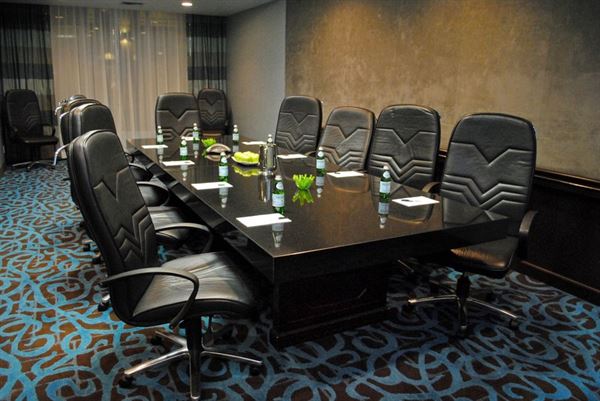 DoubleTree by Hilton Chatsworth