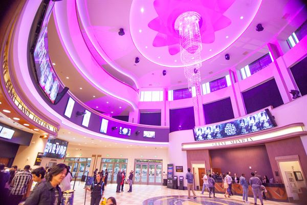 Regal Cinemas L.A. LIVE Stadium 14