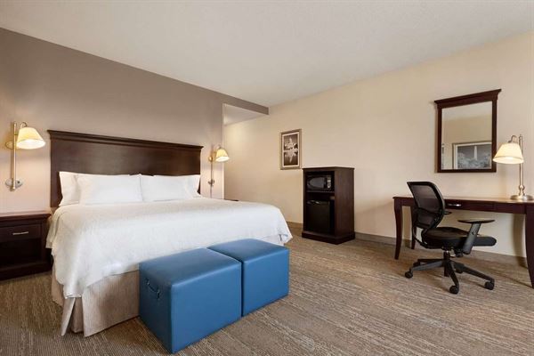 Hampton Inn & Suites Washington-Dulles International Airport