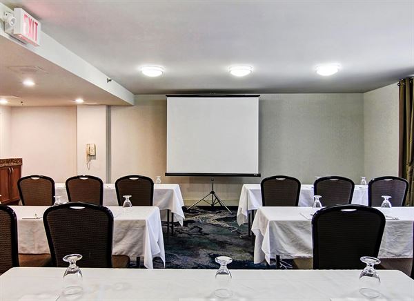 Holiday Inn Oakville (Centre)