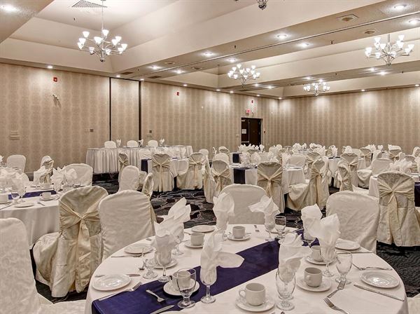 Holiday Inn Oakville (Centre)