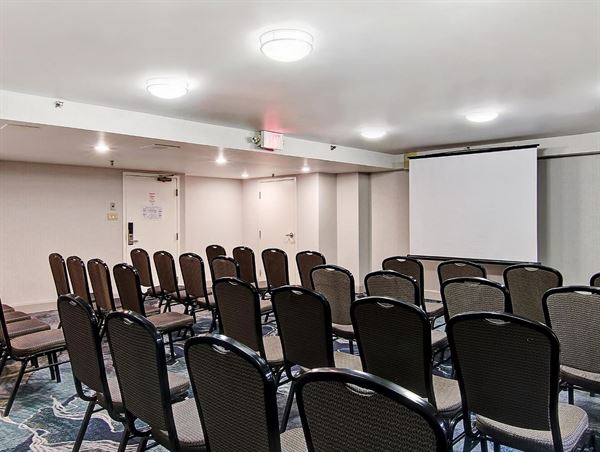 Holiday Inn Oakville (Centre)