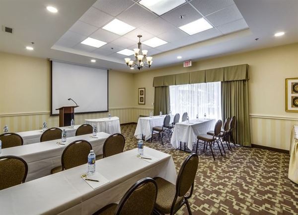 Monte Carlo Inn Barrie Suites