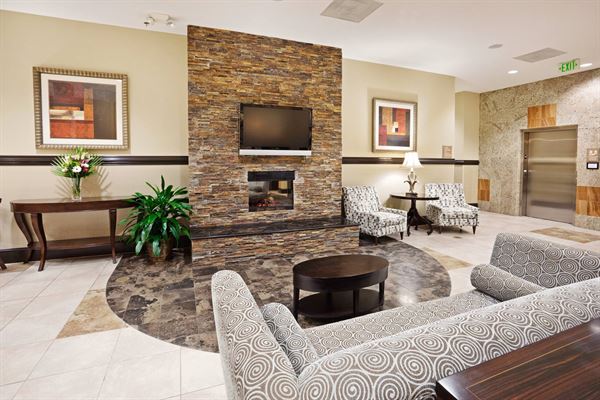 Holiday Inn Hotel & Suites Beaufort at Highway 21