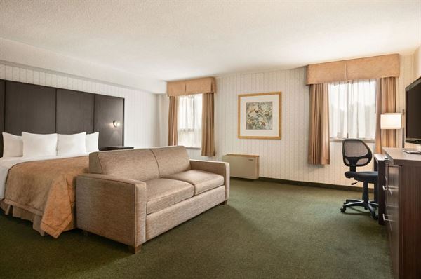 Days Inn & Conference Centre Renfrew