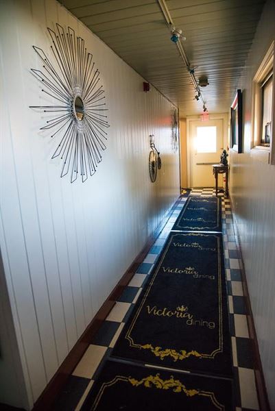 Rhino Lounge & Restaurant