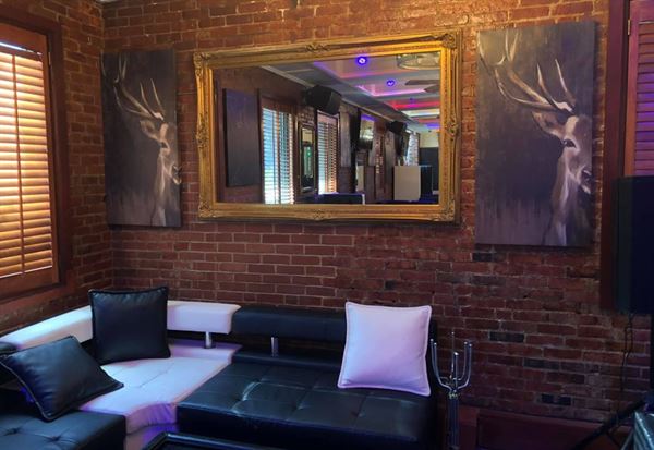 Rhino Lounge & Restaurant