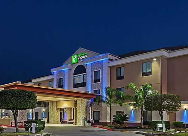 Holiday Inn Express & Suites Houston East