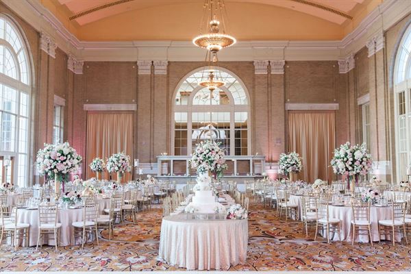 Wolfgang Puck Catering