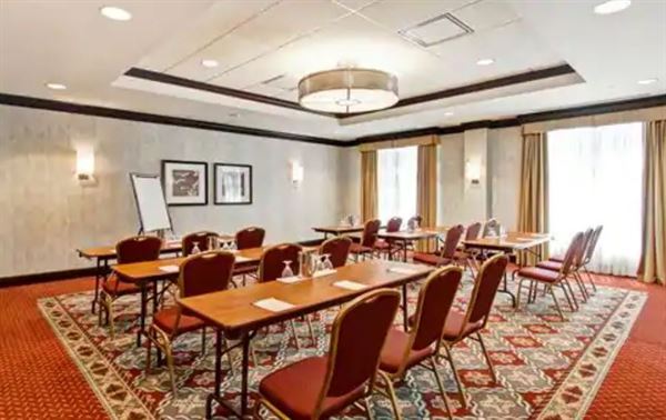 Homewood Suites by Hilton Toronto Airport Corporate Centre
