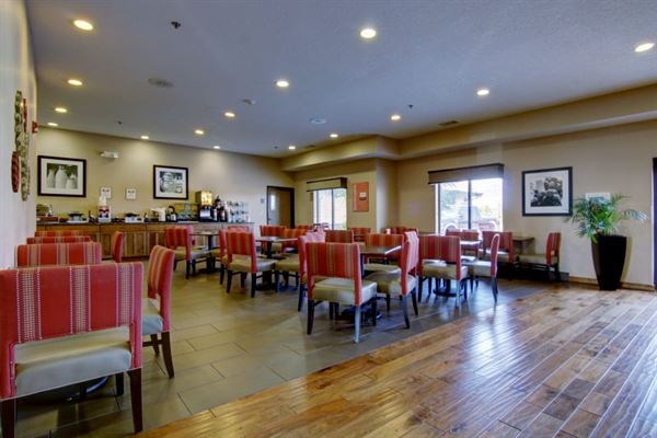 The Comfort Inn & Suites