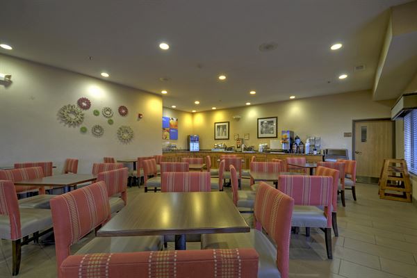 The Comfort Inn & Suites