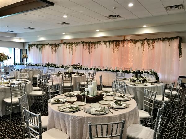 Fox Hills Golf & Banquet Center