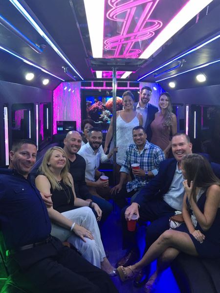 1st Class Limo & Car Service