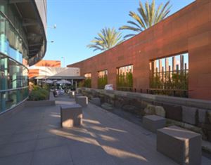 Manabi and Sumi Hirasaki Family Garden