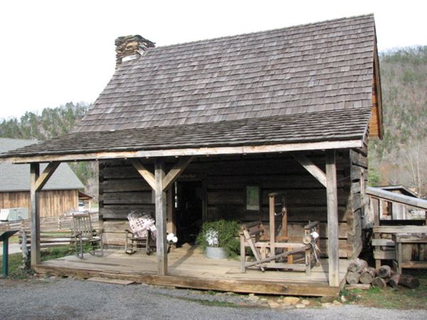 Great Smoky Mountain Heritage Center